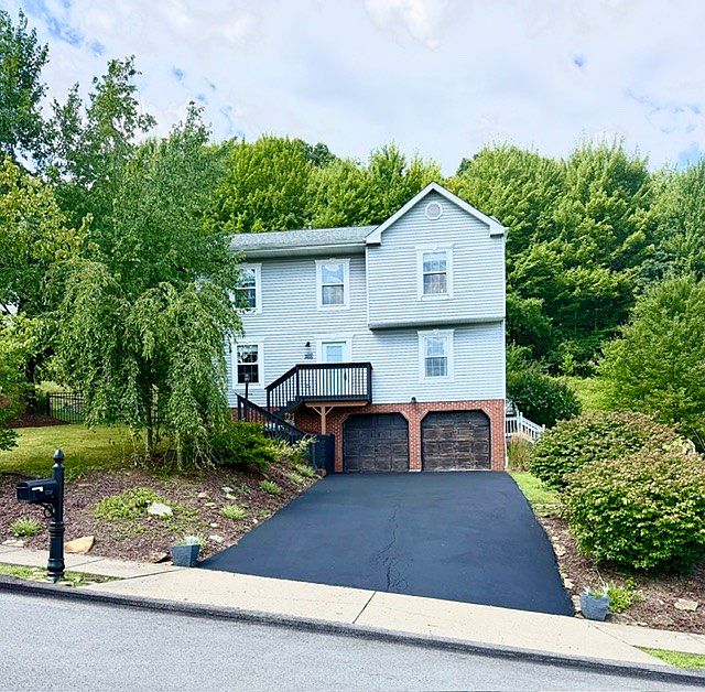 1st image of 1214 Sandstone Ct E