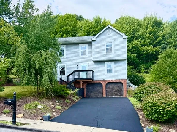 1214 Sandstone Ct E, Tarentum, PA 15084