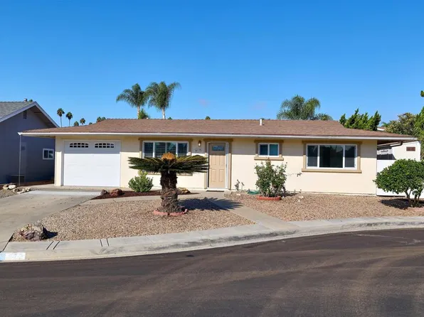 910 La Fiesta Ln, San Marcos, CA 92078