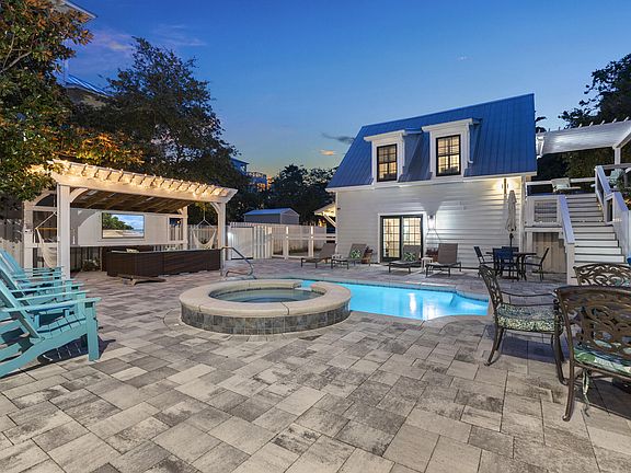 3rd image of 335 Eastern Lake Rd