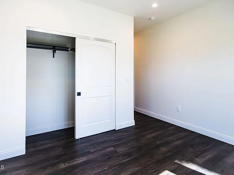 2628 Glenrose Ave — Photo 22
