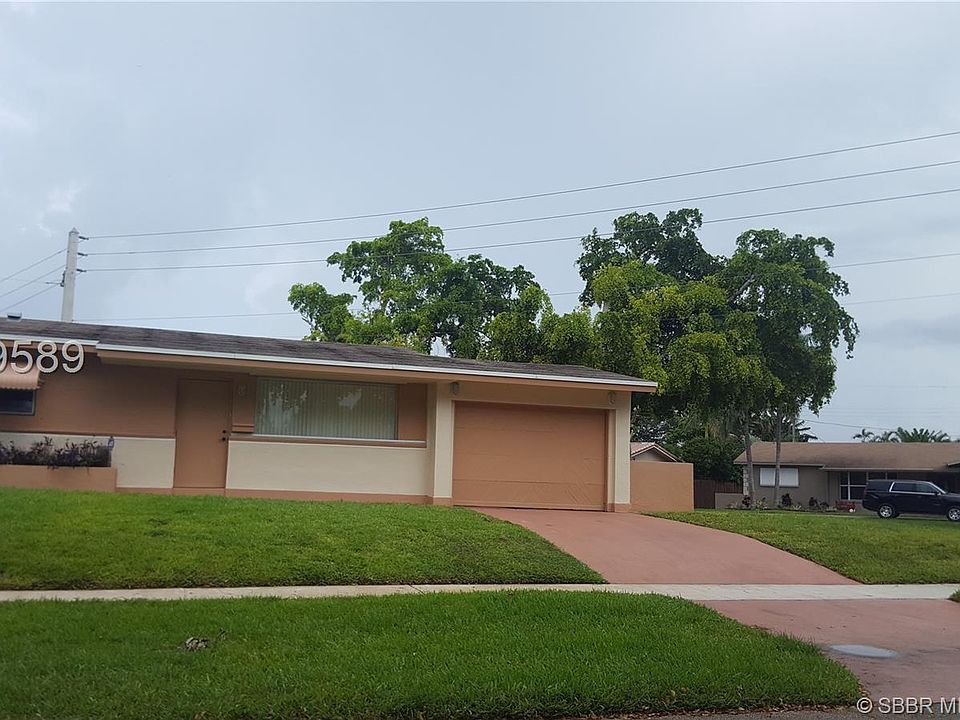 1st image of 4418 Roosevelt St #0