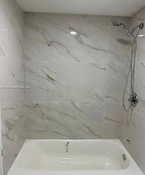 3640 NW 9th St #302 — Photo 3