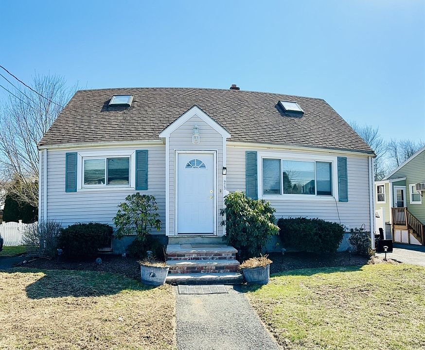 1st image of 25 Esquire Dr
