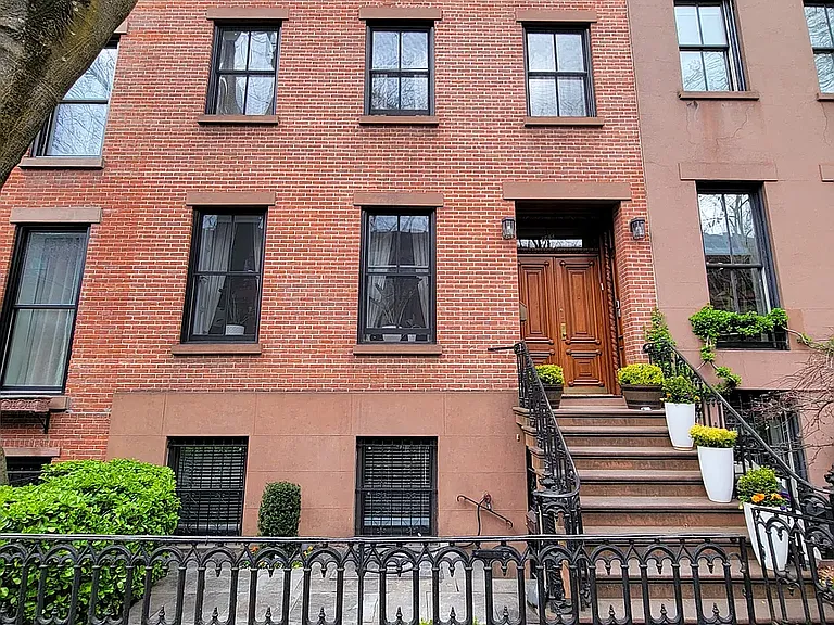 165 Warren St #GARDEN — Photo 1