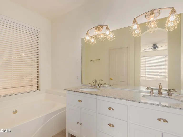 3441 E Bruce Ave — Photo 23