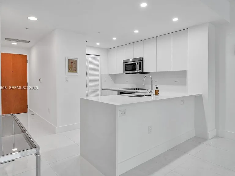 244 Biscayne Blvd #2005 — Photo 11
