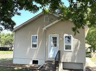 1043 W Main St, Mascoutah, IL
