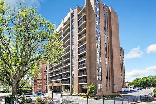 44 Strawberry Hill Ave #7C Photo 1
