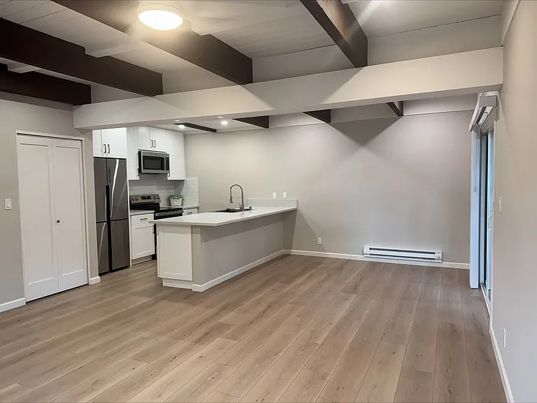 Old County Road Apartments — Photo 28