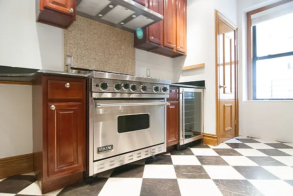 Rented by WAM Partners - William Moses Co. | media 88