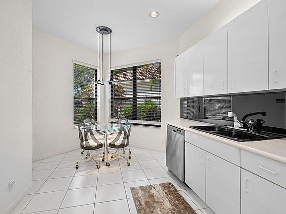 4th image of 17099 Ryton Ln