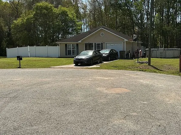 48 W Beaver Ln, Midway, GA 31320
