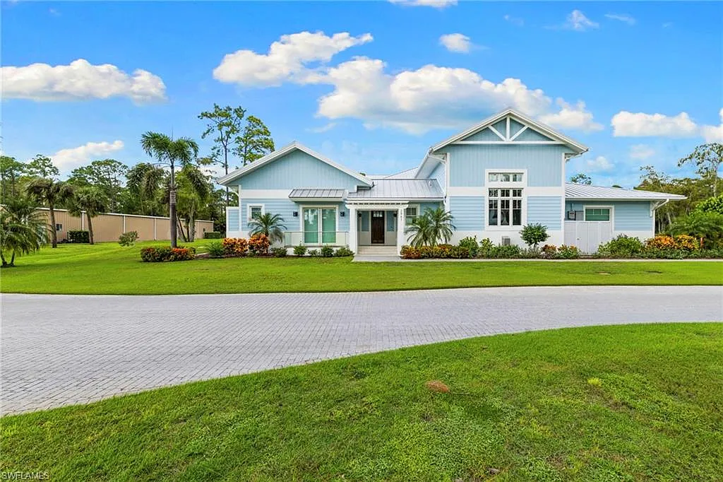 2 bed, 4.0 bath, 2000 sqft, $6,100 — Photo 1