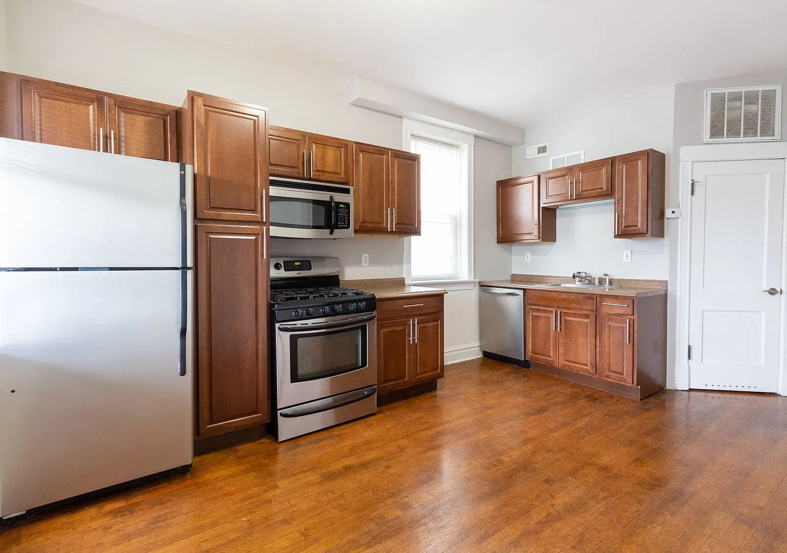 Arg Llc, 2848 W. Barry Series — Photo 1
