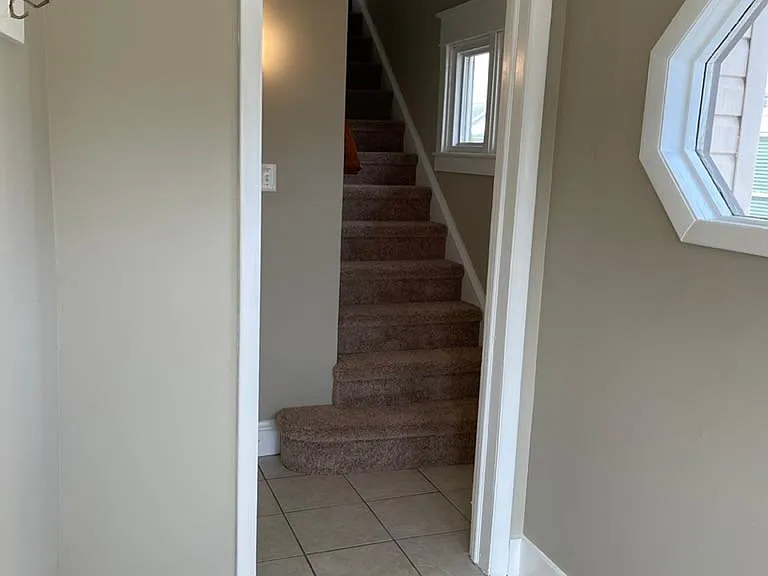Foyer/Entrance Into Unit