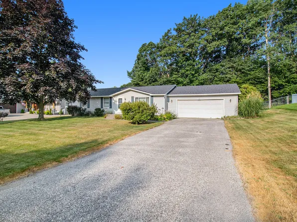 1105 N Sherman St, Ludington, MI 49431