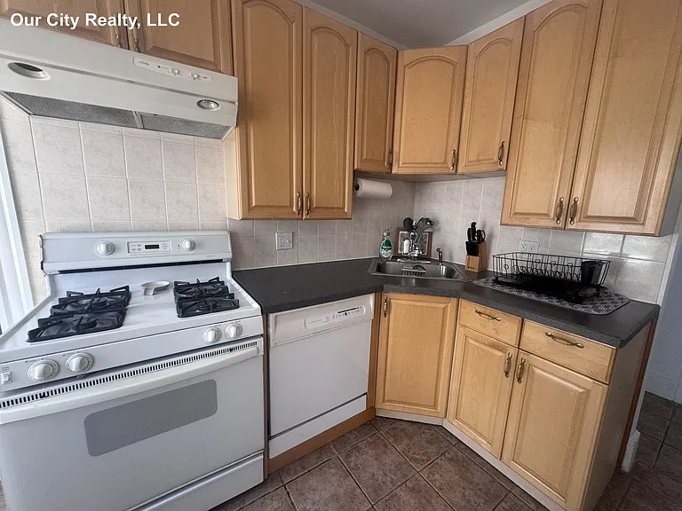 70 Holland St #3 — Photo 11