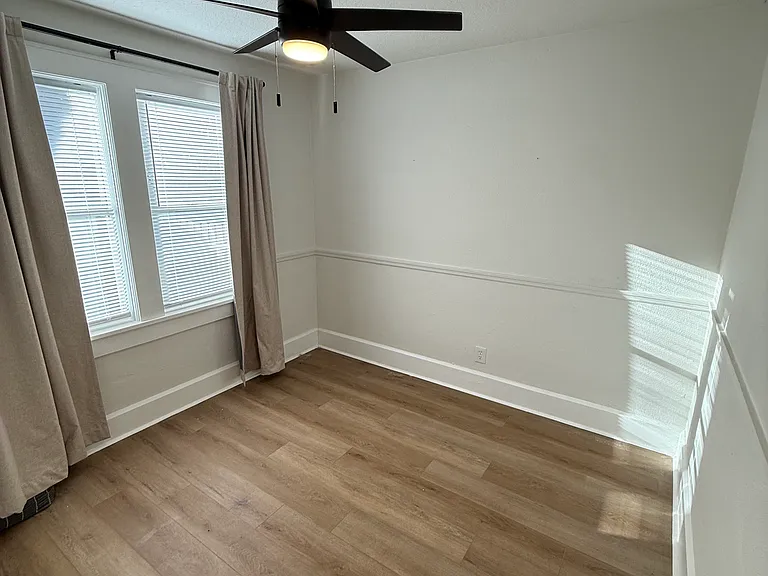 4624 Iris St N — Photo 16