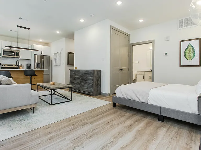 4001 Roseland Ave — Photo 61