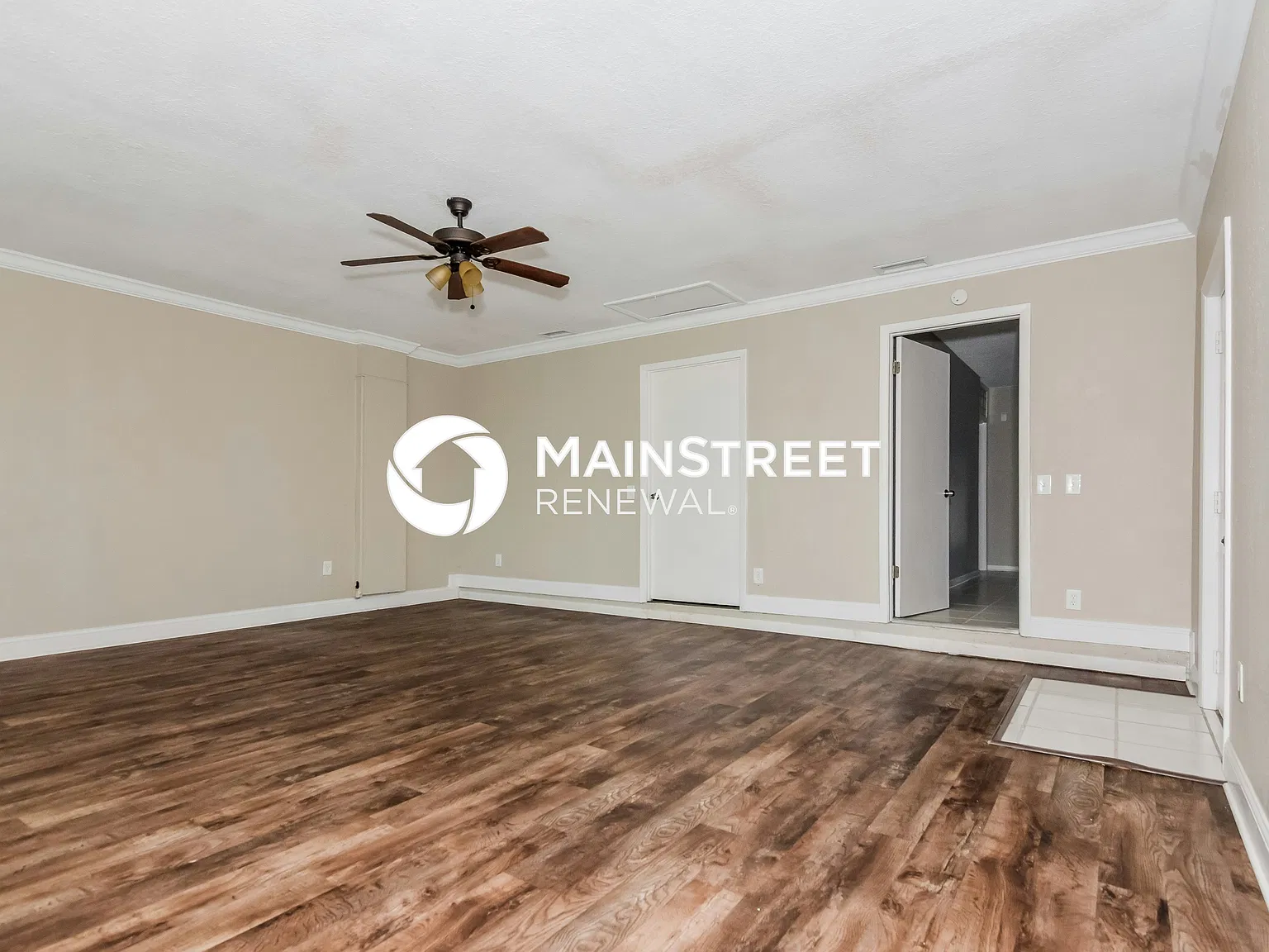 1602 Cromwell Dr — Photo 3