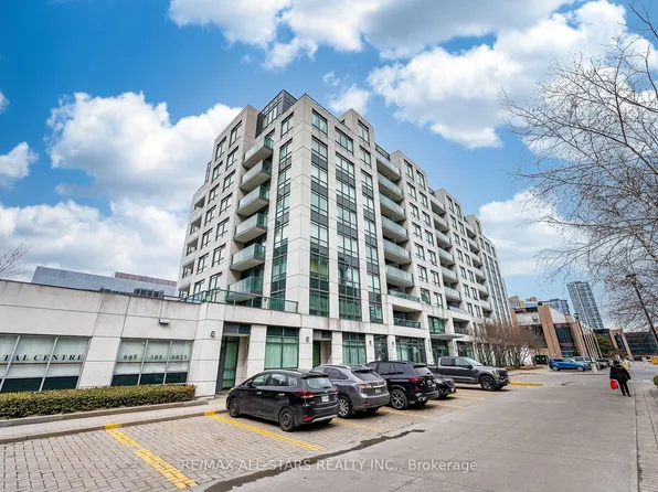 32 Clegg Rd #806, Markham, ON L6G 0B2
