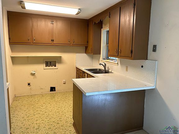 4th image of 304 Warren Dr