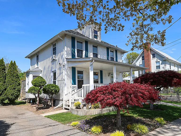 237 Fulton St — Photo 2