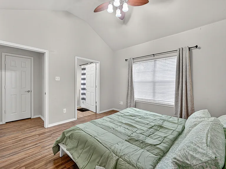 154 Castleridge Dr #B — Photo 28