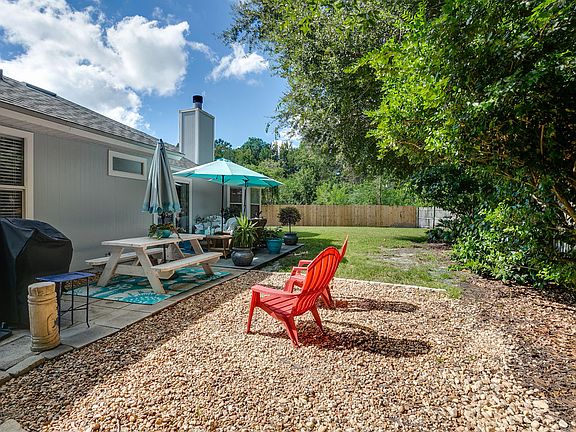 2nd image of 13525 Valbuena Ct