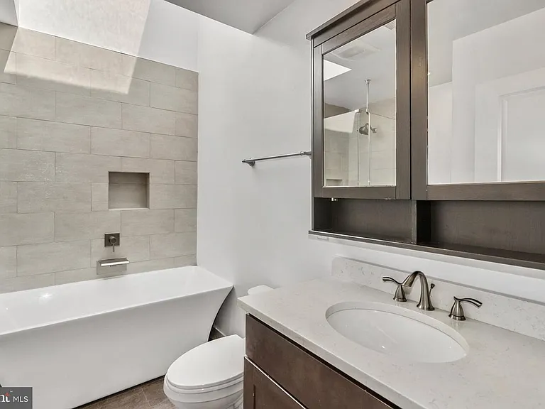 1304 Holbrook St NE #3 — Photo 20