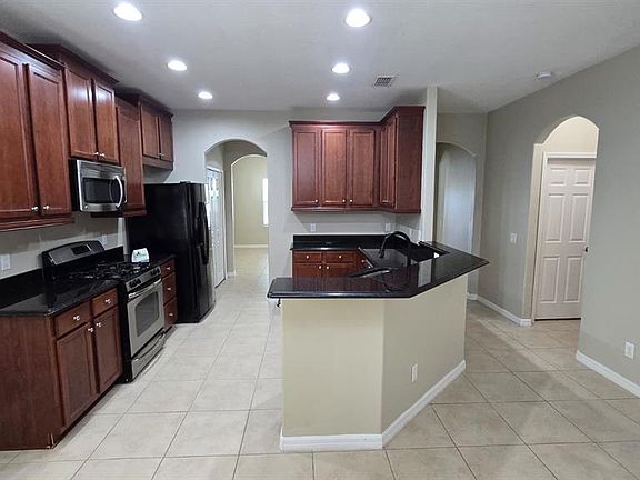 3rd image of 314 WINTERSIDE DRIVE