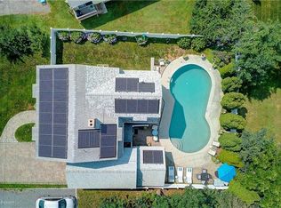 174 Center Ave, Middletown, RI 02842