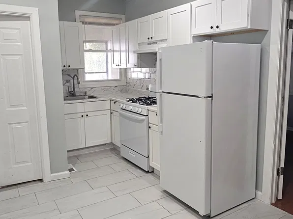 143 Plymouth St #A, New Haven, CT 06519