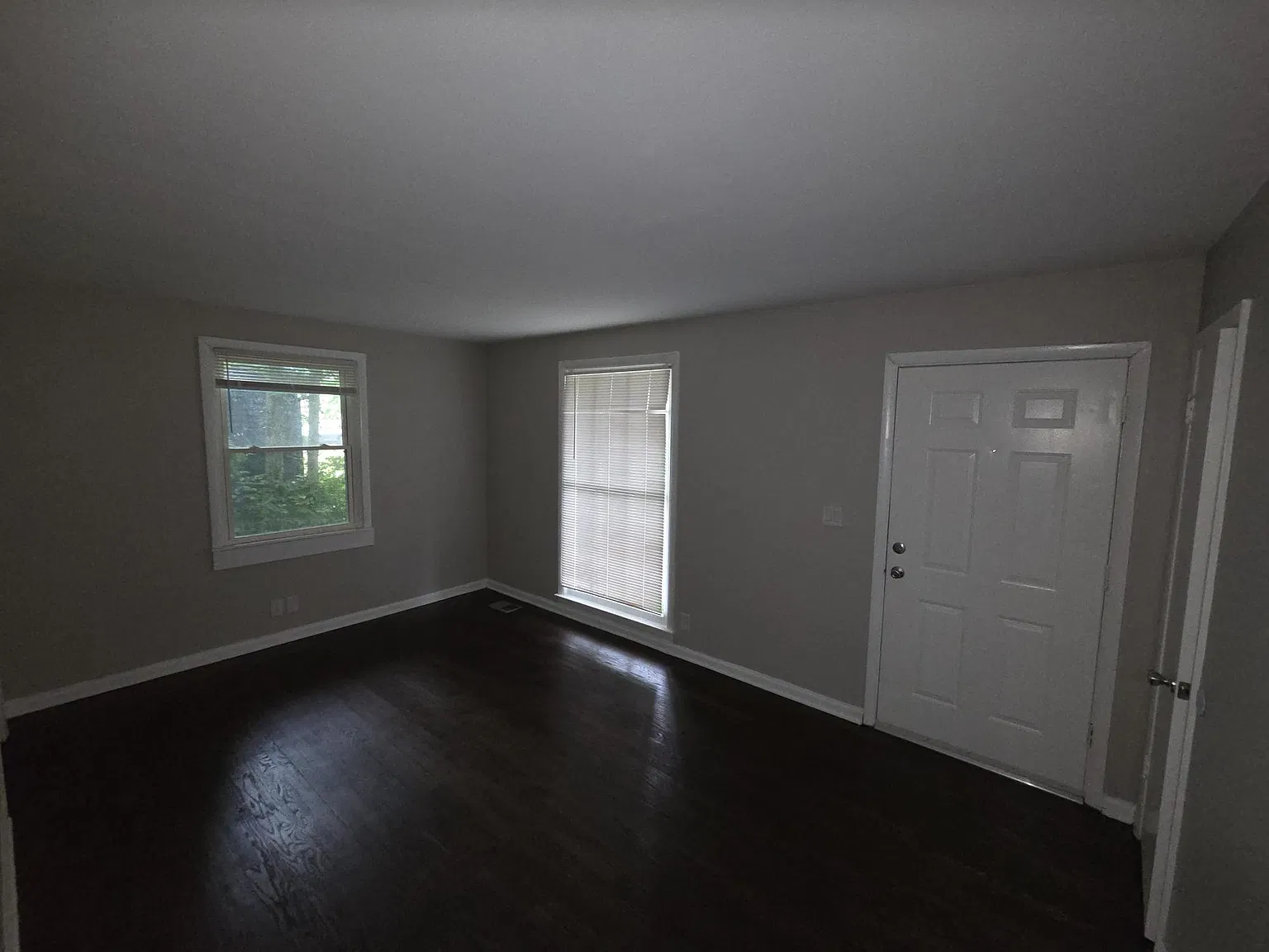 2 bed, 704 sqft, $1,950 — Photo 2