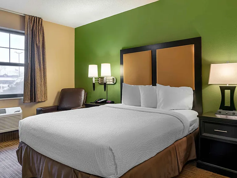 Studio Suite - 1 Queen Bed