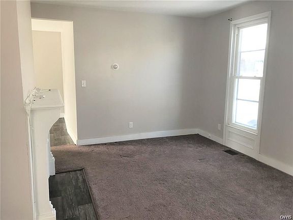 2nd image of 616 Bronson St APT 1