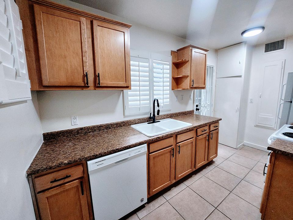 1st image of 1522 W Mulberry Dr
