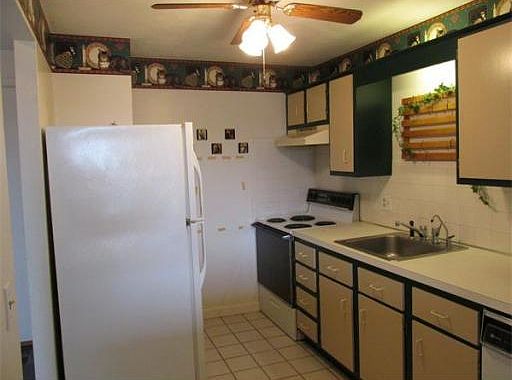 2nd image of 1000 Governors Dr APT 22