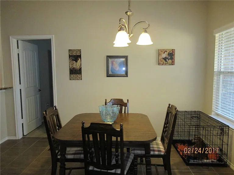 1110 Lubbock Ln — Photo 11