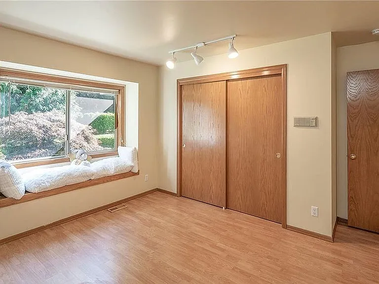 9240 215th Ave NE — Photo 17