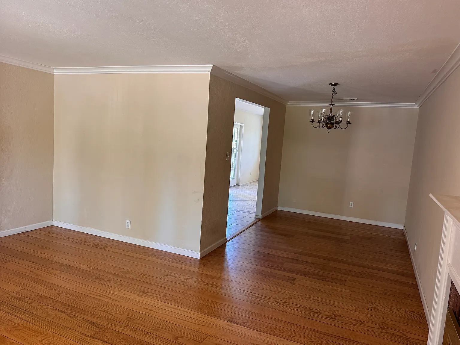 3 bed, 1608 sqft, $3,950 — Photo 3
