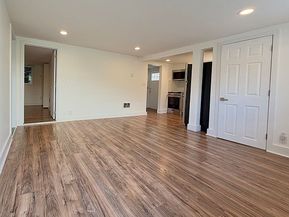 5th image of 513 NE 80th St