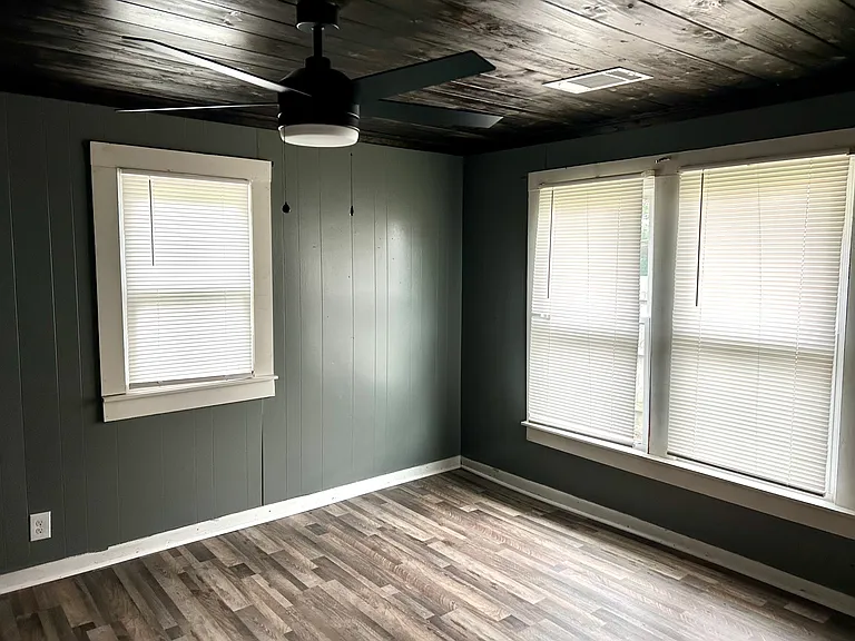 2408 Willow Rd — Photo 8