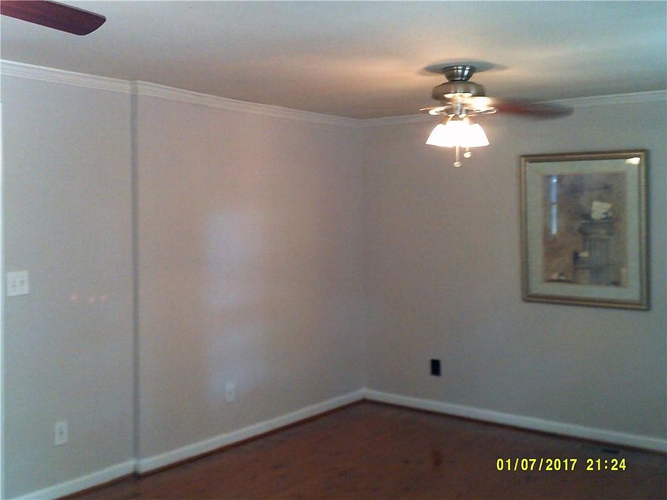 2nd image of 885 Second St