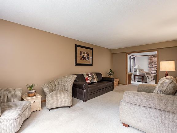 5th image of 3721 Fuller Dr