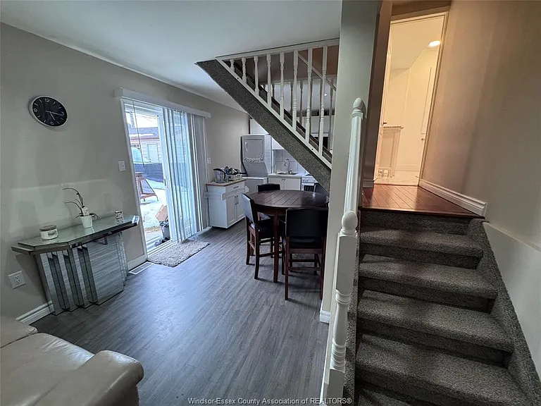 1527 Pierre Ave — Photo 13