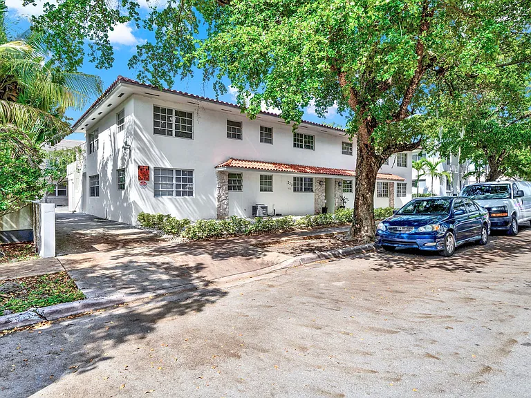 223 Antilla Ave — Photo 13