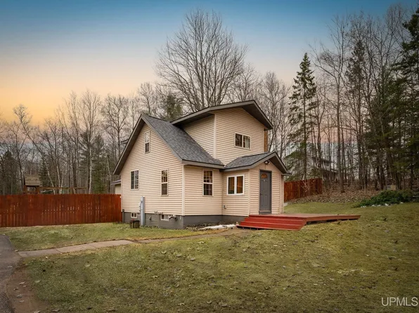 30385 County Road 581 Rd, Ishpeming, MI 49849