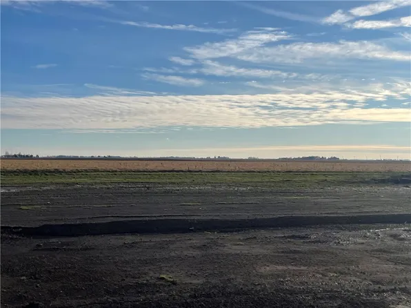 12 Baxmeyer Ln, Assumption, IL 62510